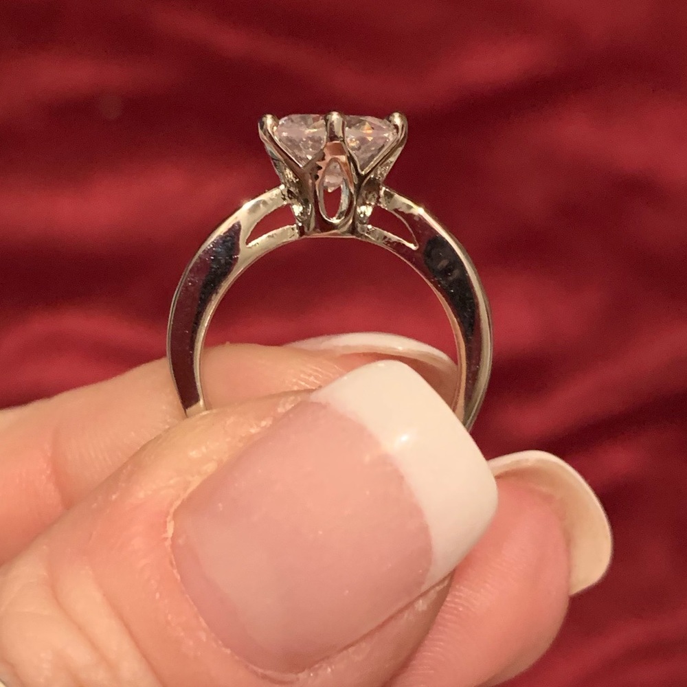 Brilliant Moissanite sterling silver ring! NWOT! - Picture 3 of 8